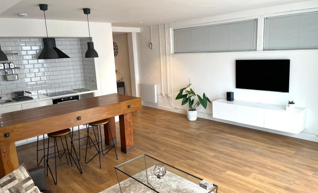 Spacious Industrial Style Apartment London Bagian luar foto