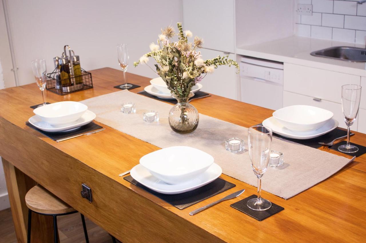 Spacious Industrial Style Apartment London Bagian luar foto