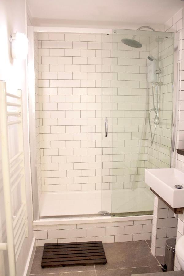 Spacious Industrial Style Apartment London Bagian luar foto