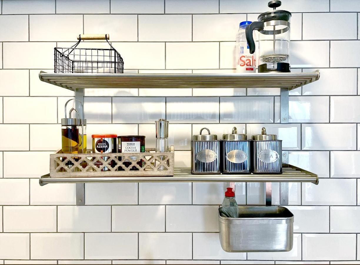 Spacious Industrial Style Apartment London Bagian luar foto